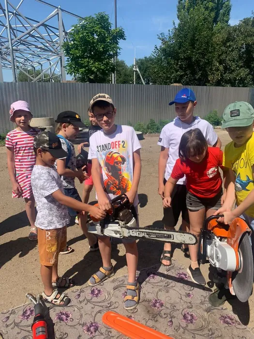 photo_5319147173545366258_y