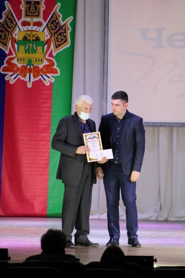 a8d2cac9-a3c1-49e6-b743-c912f2c9af86